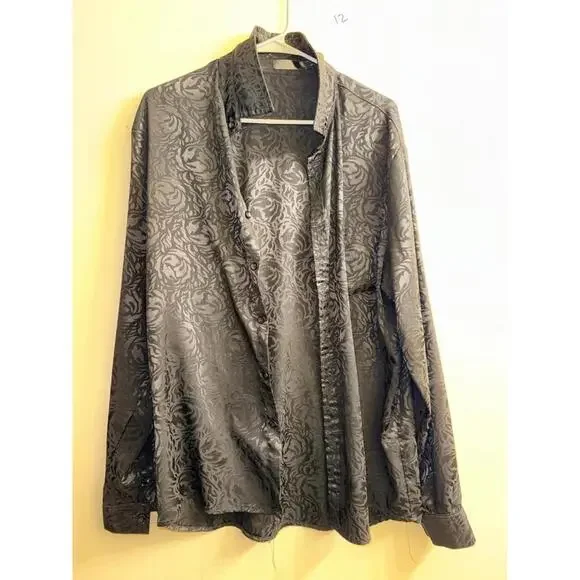 Black patterned long sleeve button-up shirt size L - Picture 2 of 3
